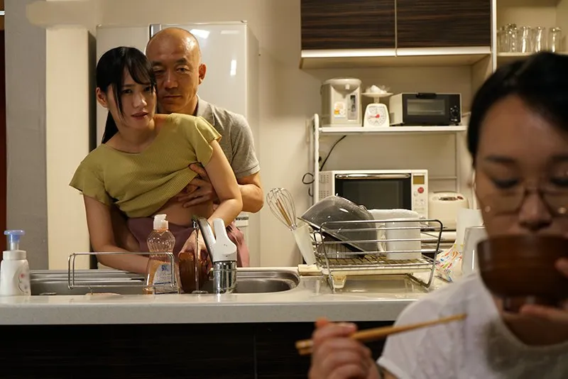 Chồng địt tí tẹo riêng của bà xã khi biết bà xã không thể sinh con cho mình