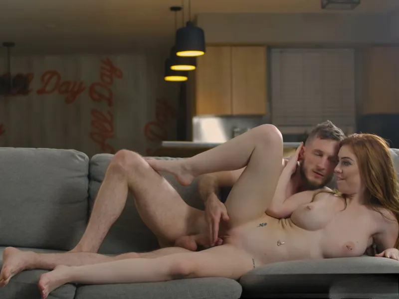 đang tăng ca mà nhân tình cứ dùng cô bé lôi kéo tôi doggy cùng em